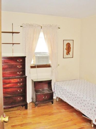 18 Connecticut Ct, Valley Cottage NY exterior