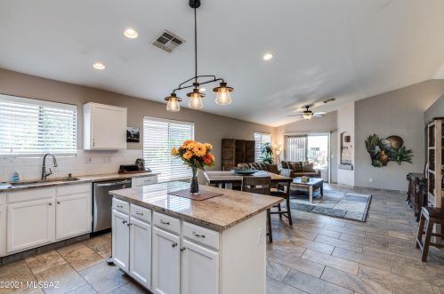 11347 Gray Boulder Ct, Tucson AZ  85737-4612 exterior