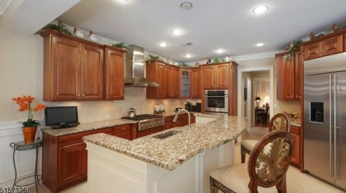 10 Lara Pl, Warren NJ 07059-3007 exterior