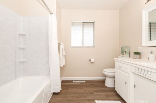 1220 Minaret Ave, Turlock CA  95380-5528 exterior