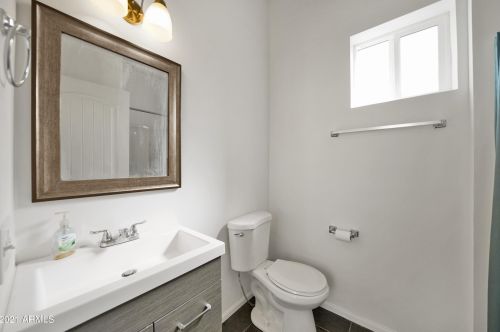 1229 13th Ave, Phoenix AZ 85007-4138 exterior