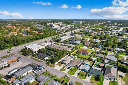 862 95th Ave, Naples FL 34108-2459 exterior