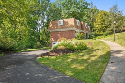 309 Highland Pne Ct, Pittsburgh PA 15237-2019 exterior