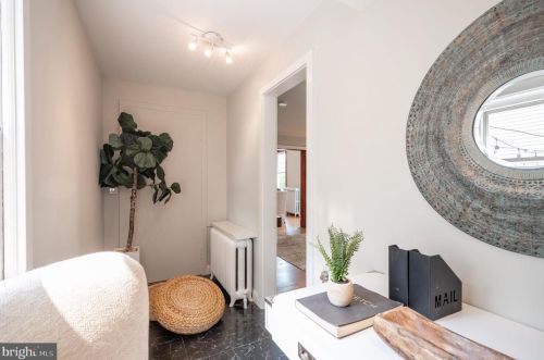 301 Raymond Ave, Alexandria VA 22301-1037 exterior