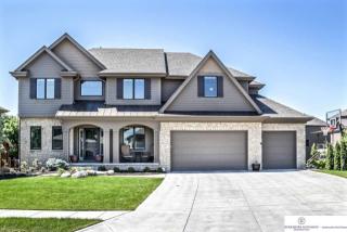 20009 Pierce St, Omaha, NE 68130-2802