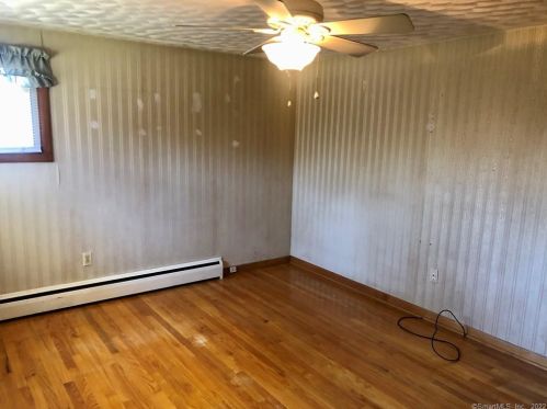 142 Dorothy Dr, Torrington CT 06790-4209 exterior