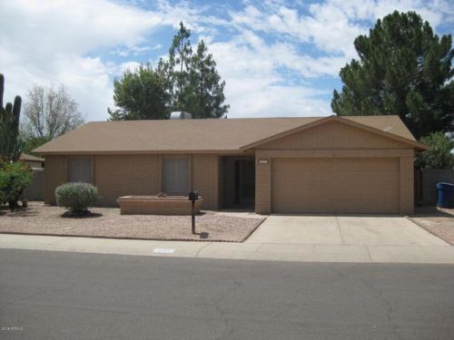 905 Shawnee Dr, Chandler AZ  85224-2213 exterior