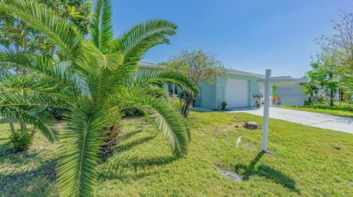 9018 Gln Moor Ln, Port Richey FL 34668-4945 exterior