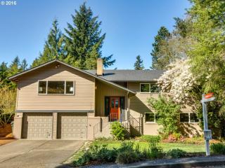 9595 Washington St, Portland, OR 97225-6923