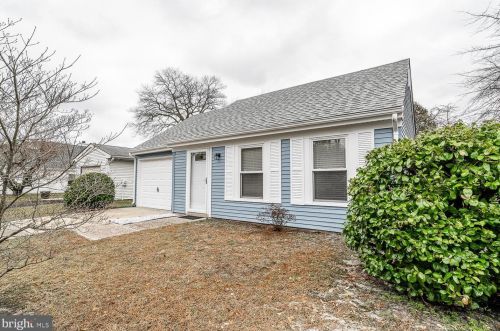 11 Warwick Way, Southampton NJ  08088-1143 exterior