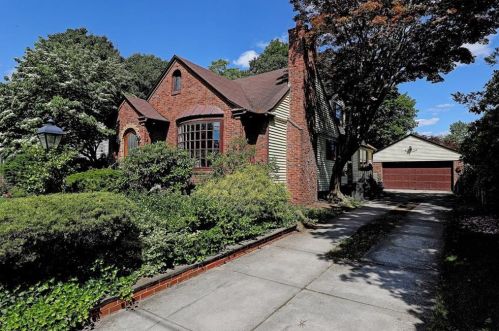 124 Edgewood Blvd, Providence, RI 02905-1208