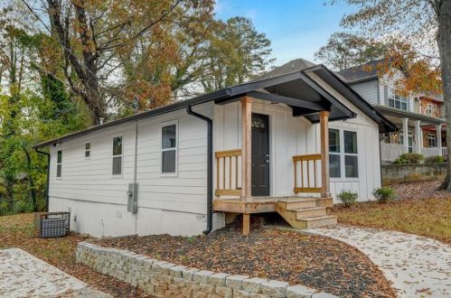 155 Hemphill School Rd, Atlanta GA  30331-1621 exterior