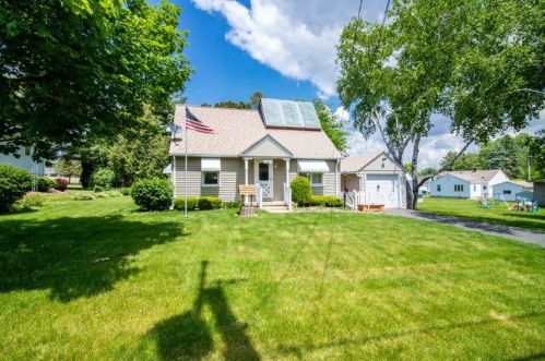 310 Arc Ave, Watertown WI exterior