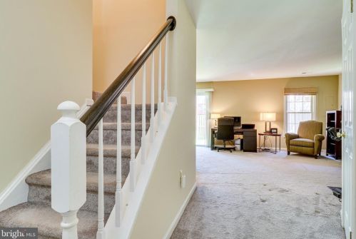 7041 Chesley Search Way, Alexandria VA 22315-4754 exterior