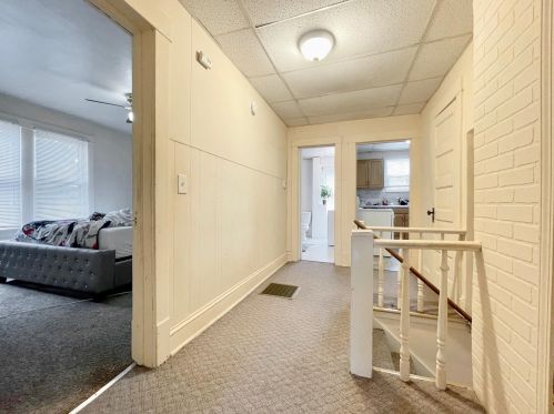 137 Grand Ave, Meskegon MI 49441 exterior