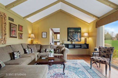 7125 Braemar Cir, Bull Valley IL 60014-6603 exterior