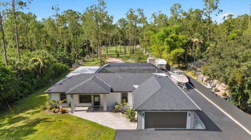 3790 8 Ave, Naples FL 34120-4923 exterior