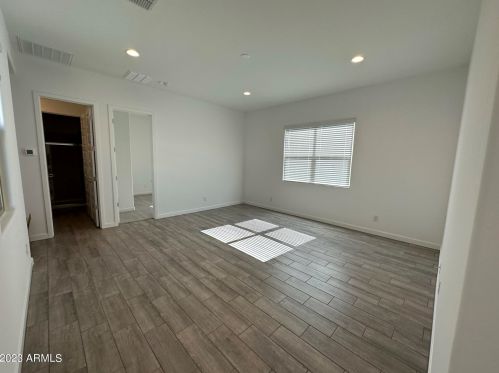 32735 22nd Dr, Phoenix AZ  85085 exterior