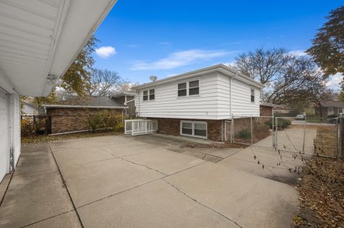 15104 Cornell Ave, Dolton IL 60419-3022 exterior