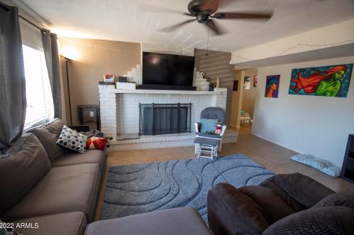 2240 Angela Dr, Phoenix AZ 85032-2351 exterior