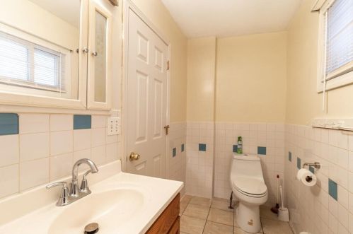 140 Norfolk St, Worcester MA 01604-2910 exterior