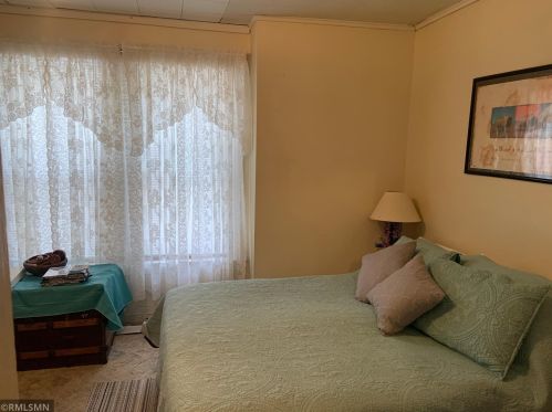 127 Isabel St, Saint Paul MN 55107-2209 exterior