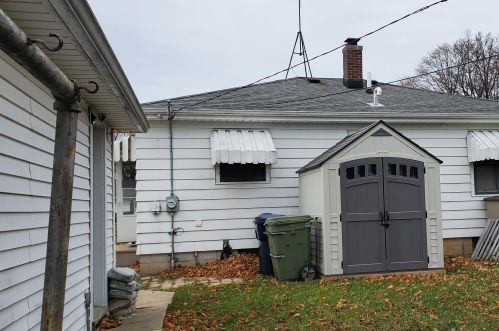 3674 5th Pl, Milwaukee, WI 53207-3209