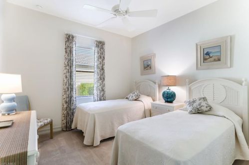 6838 Canwick Cove Cir, Naples FL 34113-3201 exterior