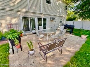 57 Eardley Rd, Edison NJ 08817-3030 exterior