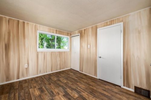 1627 Dagmar Ave, Pittsburgh PA 15216-3713 exterior