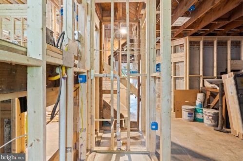 5121 Klingle St, Washington DC  20016-2654 exterior