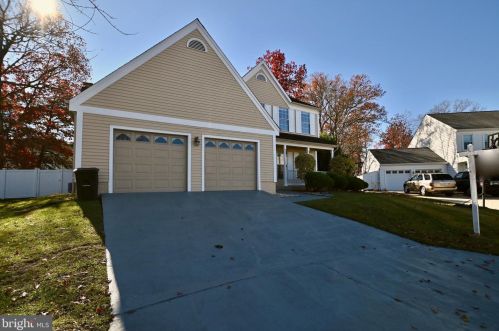 2 Memory Ct, Silver Spring, MD 20904-6859