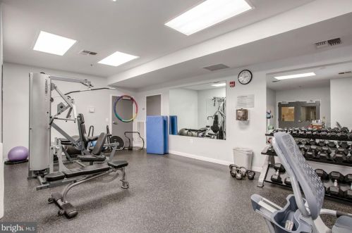 3883 Connecticut Ave, Washington DC 20008-4566 exterior