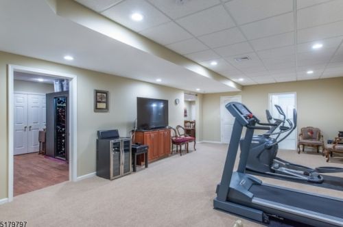 6 Cornell Dr, Dover NJ 07869-3537 exterior