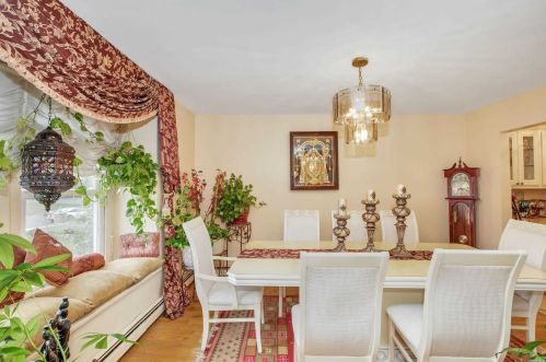 10 Dunlop Ct, Commack NY 11725-1773 exterior