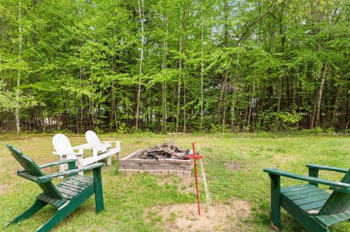 43 Oak Hill Dr, Concord, NH 03307-0806