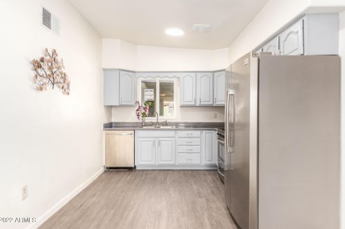 7002 10 St, Phoenix AZ 85086-0929 exterior