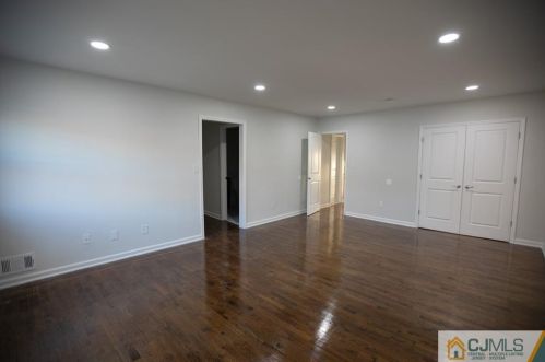 3707 Hana Rd, Edison NJ 08817-2550 exterior