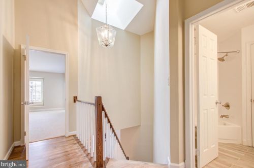 10761 Gloxinia Dr, Rockville MD 20852-3404 exterior