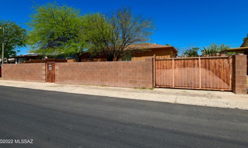 834 Calle Medina, Tucson, AZ 85756-6445