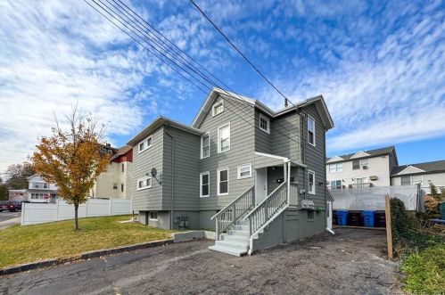 12 South St, New Britain CT  06051-3525 exterior