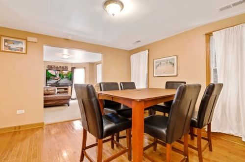 4214 Bernard St, Chicago IL 60618-1104 exterior