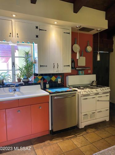 4234 Kilmer St, Tucson AZ 85711-2826 exterior