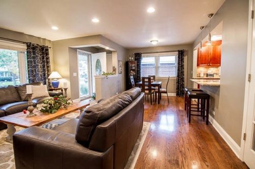 895 Parkside Ave, Elmhurst IL 60126-5027 exterior