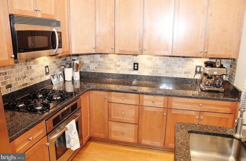 422 Royal St, Alexandria VA  22314-2335 exterior