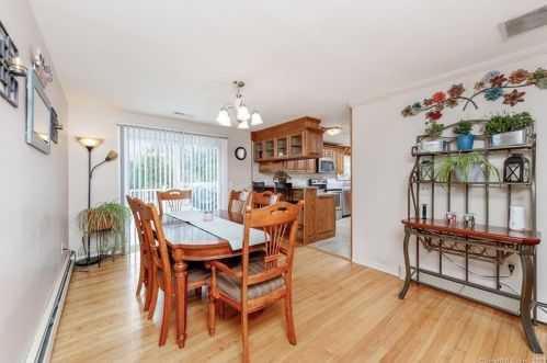 27 Seagrave St, Killingly CT 06239-4129 exterior