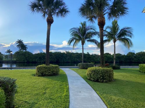 18 Colonial Club Dr, Boynton Beach FL 33435-8356 exterior