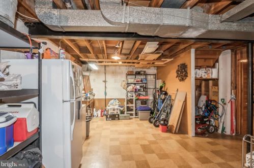 12 Crst Park Ct, Silver Spring MD 20903-1305 exterior