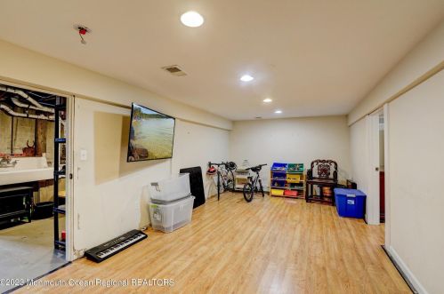 17 Locust Ave, West Long Branch NJ  07764-1547 exterior