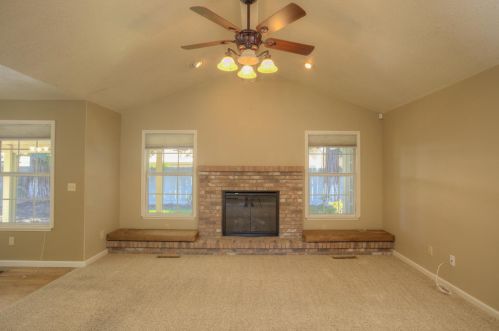 2181 Daubenberger Rd, Turlock CA 95380-9114 exterior